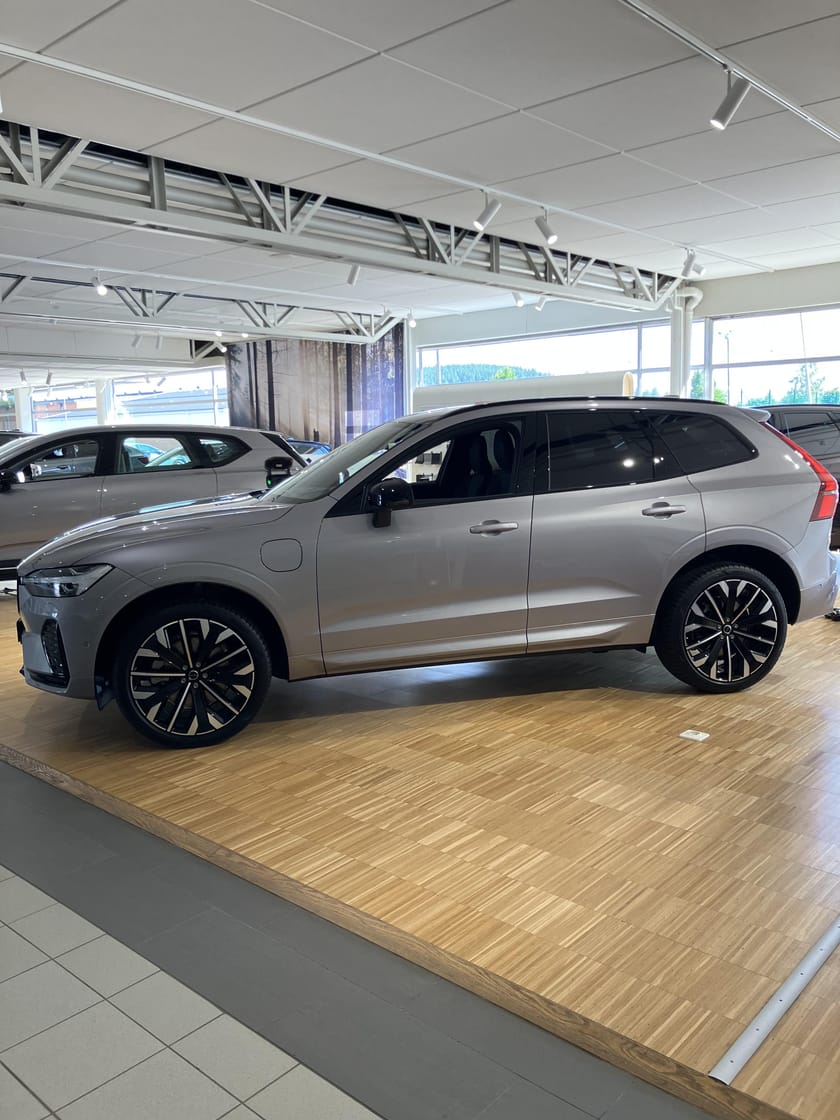Bild 2 av Volvo XC60 T8 Plus Dark Nordic Edition
