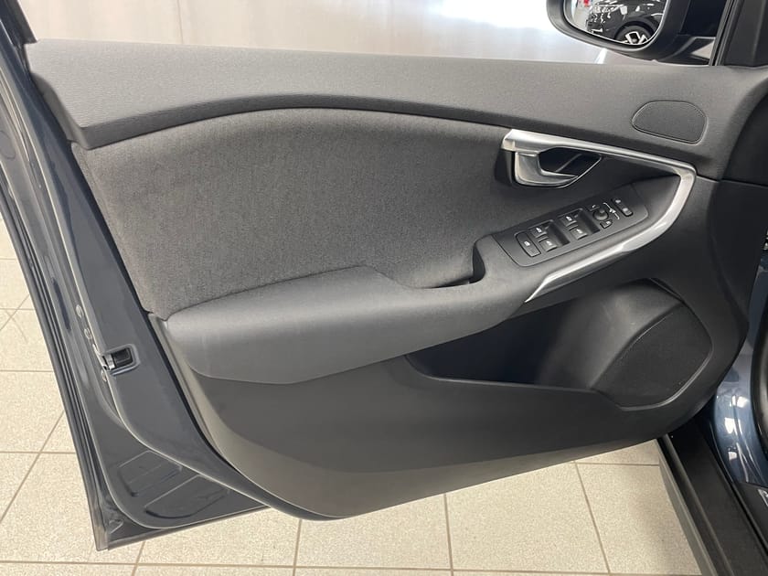 Bild 5 av Volvo V40 Cross Country D2 Business Advanced | Klimatpaket | Drag |
