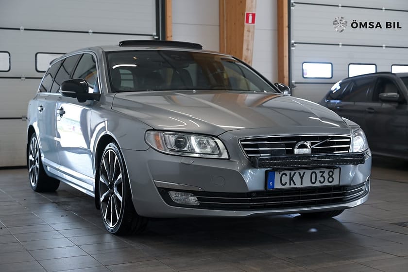 Bild 3 av Volvo V70 D5 AWD Summum Taklucka BLIS Adapt Farth NYBES 215hk