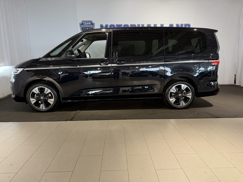 Bild 3 av Volkswagen Multivan eHybrid 4M STYLE HJULBAS: 3124 MM LÅNGT ÖVERHÄNG MOT