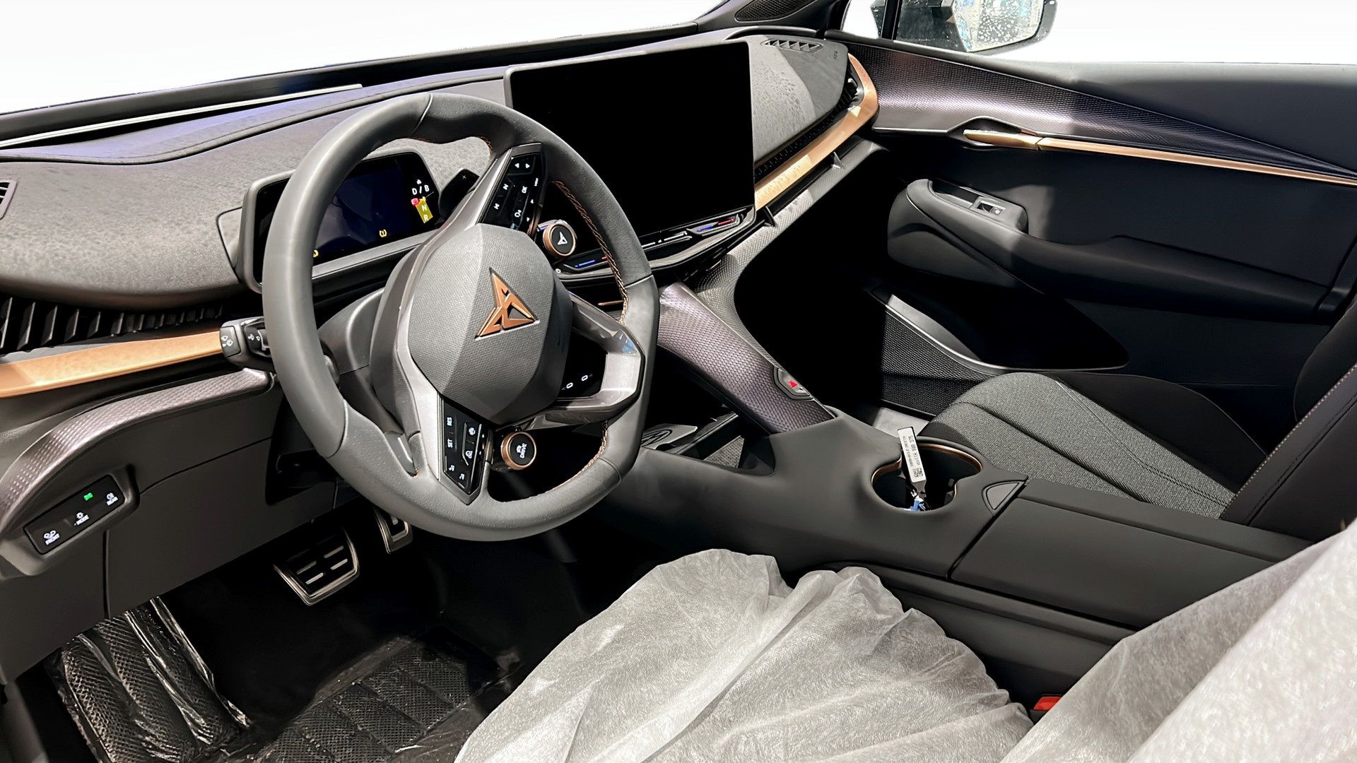 Cupra Tavascan 77 kWh 2024, bild 7/10