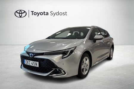 Toyota Corolla Touring Sports Hybrid 1.8 Style Automat Backkamera Rattvärme mm. (OBS! fel fälgar)