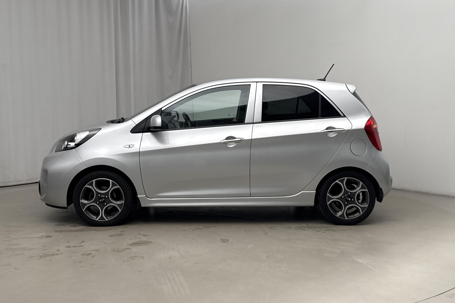 Kia Picanto 1.0 MPI 2017, bild 2/10