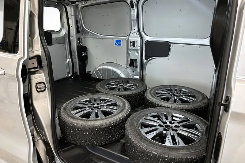 Ford E-Transit Custom 320 bilde 9