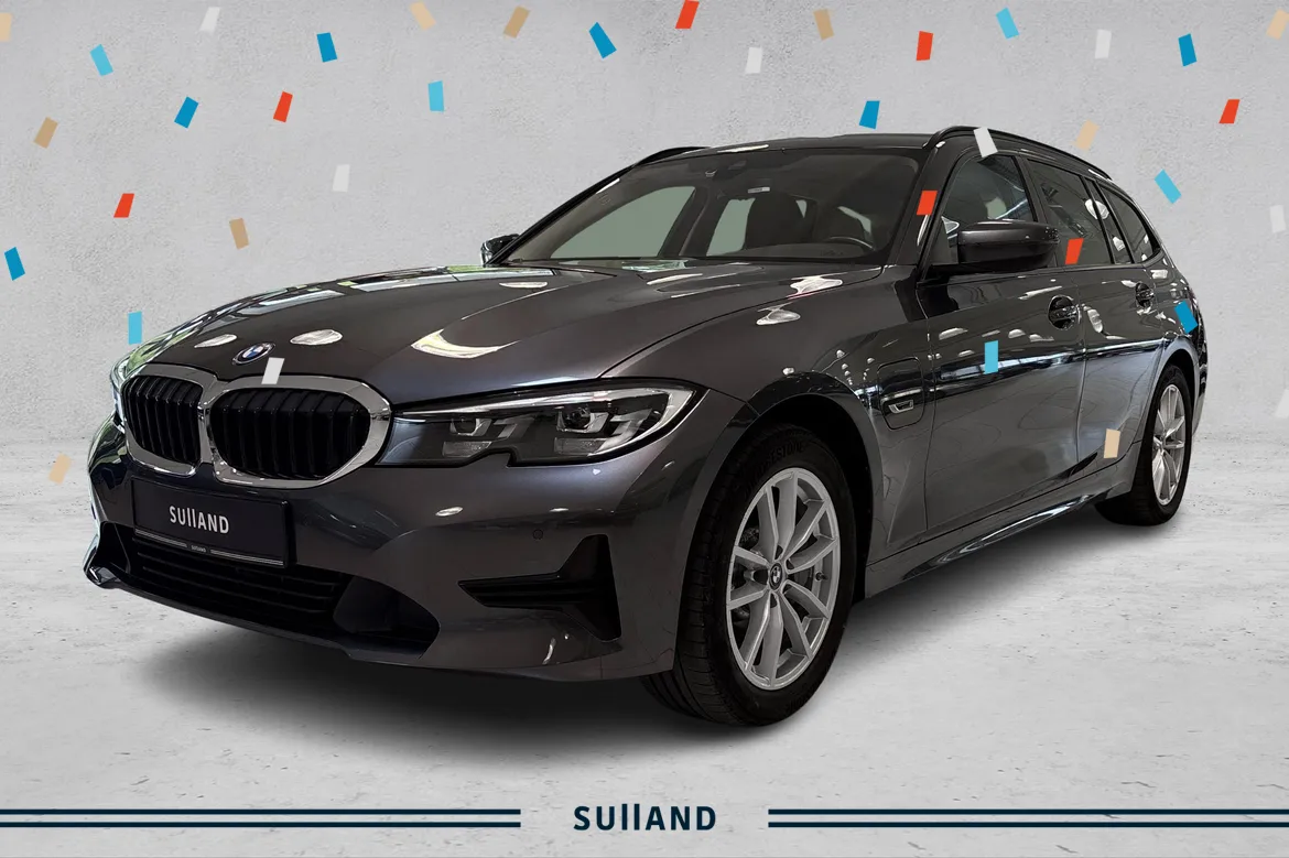 Bilde av BMW 330e xDrive Touring