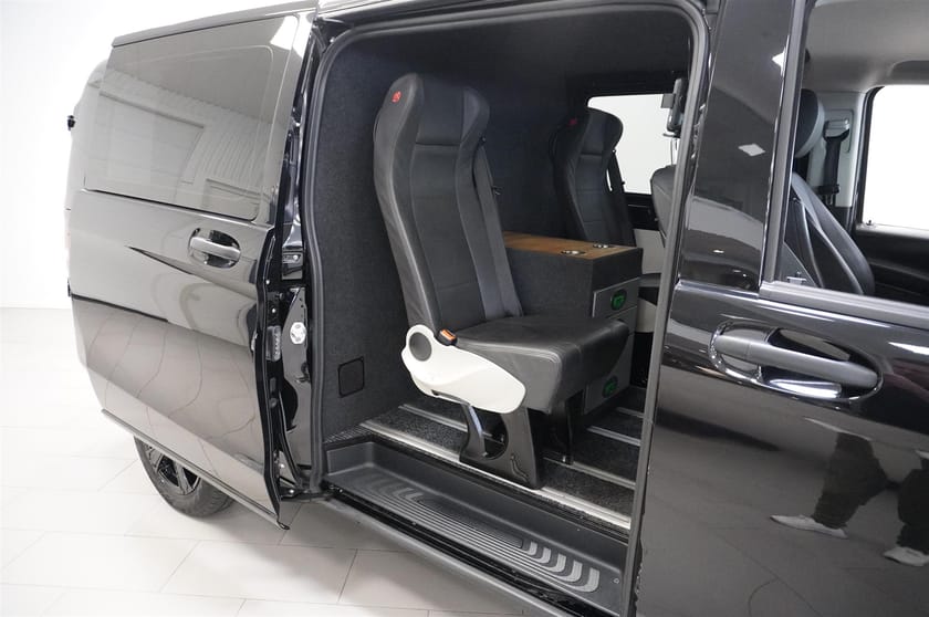 Bild 2 av Mercedes-Benz Vito 116 CDI 2.8t Mixto Dubbelhytt Sn-Byggnation Inverter Värmare