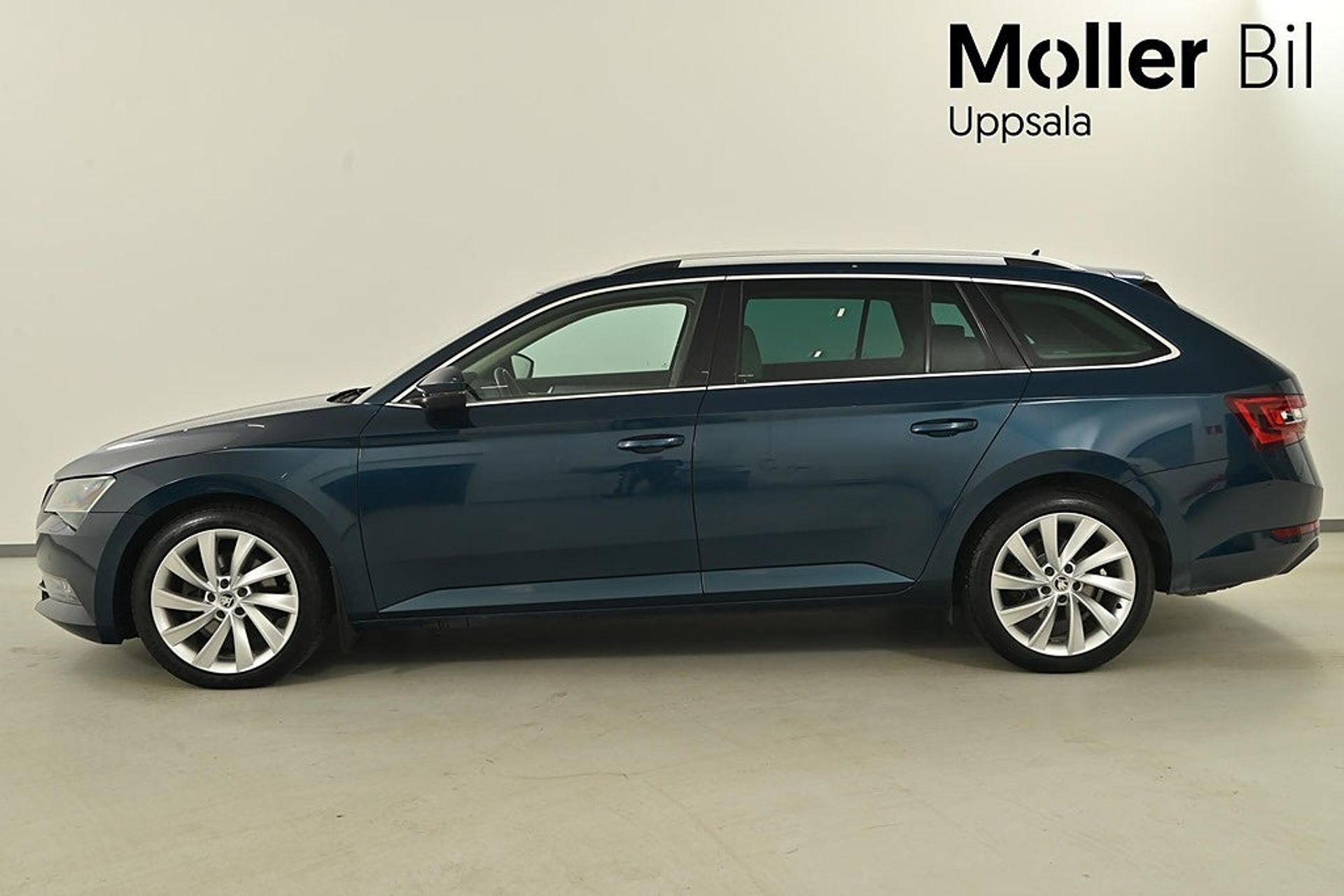 Skoda Superb 2.0 TDI 4x4 SCR 2017, bild 7/10
