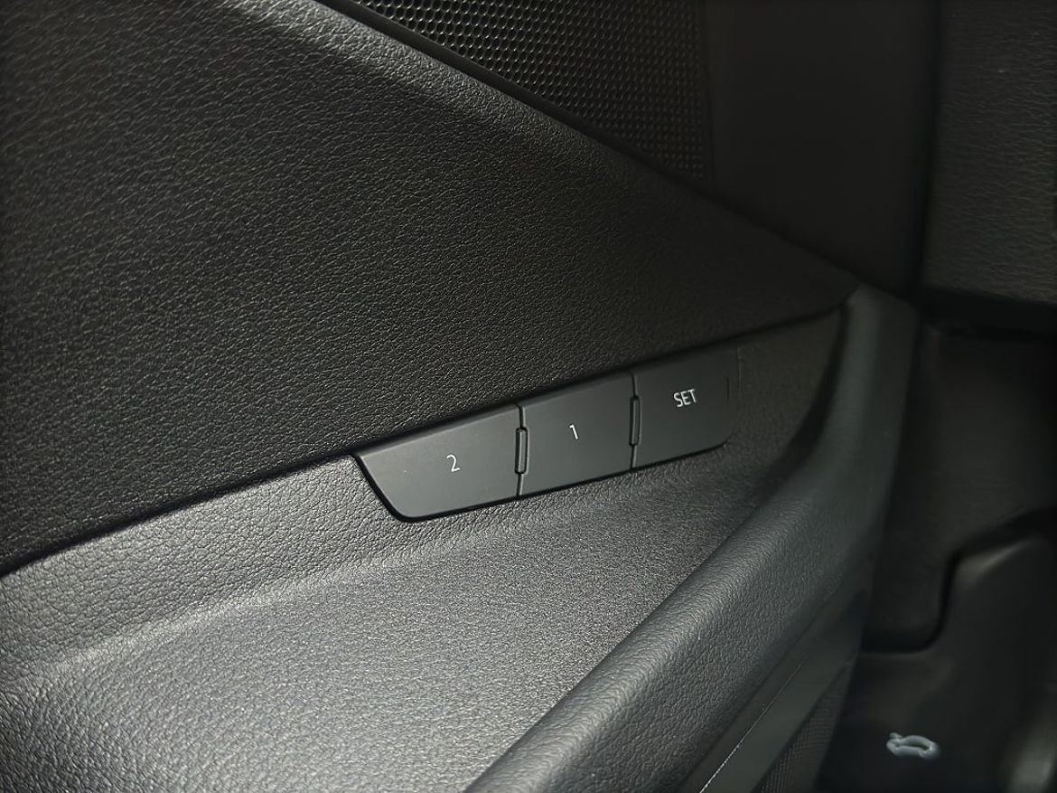 Audi Q8 55 e-tron quattro, bild 22 av 27