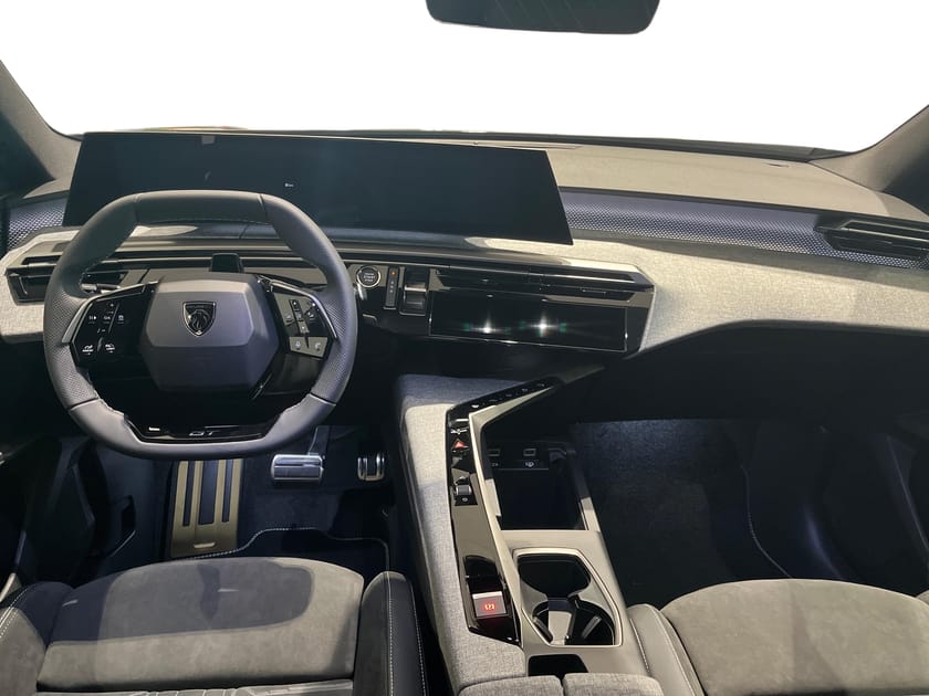 Bild 5 av Peugeot E-3008 Long Range GT Ultimate 70 mil räckvidd - DEMOBIL