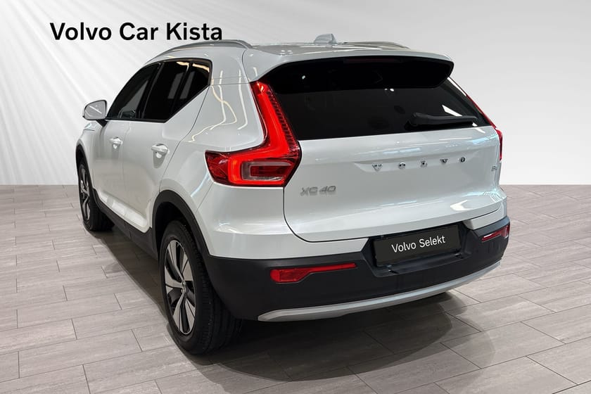 Bild 4 av Volvo XC40 B4 FWD Bensin Momentum Advanced Läder H/K