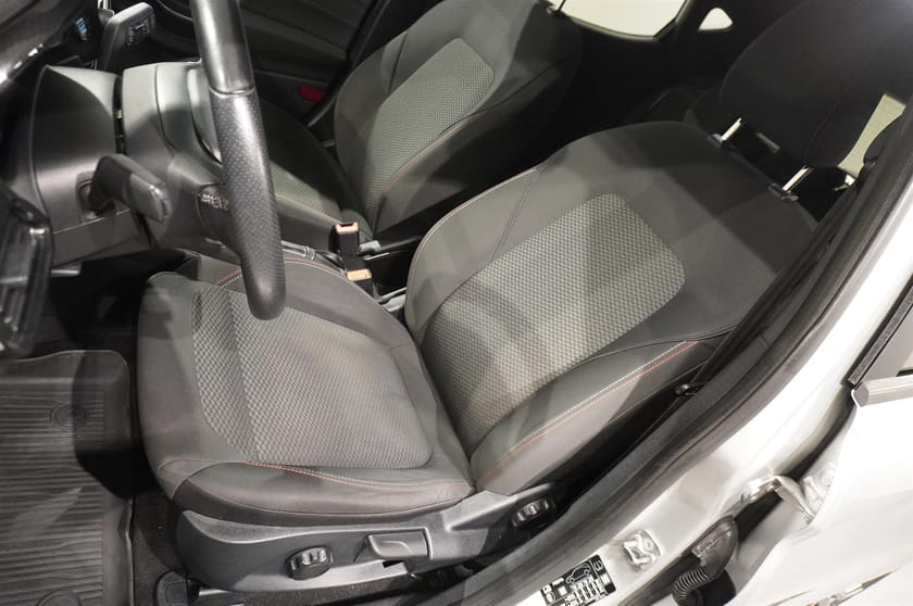 Bild 4 av Ford Fiesta 5dr 1.0 EcoBoost ST-Line Apple CarPlay Ad-Farth.