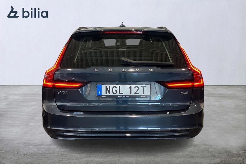 Bild 5 av Volvo V90 B4 Bensin Core Parkeringskamera bak Parkeringssensor fram/bak Programmerbar bränslevärmare