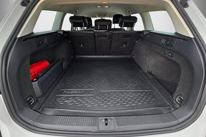 Bild 1 av Volkswagen Passat Sportscombi 2.0 TDI 4-M  Skinn,Drag,B-kamera,Värmare