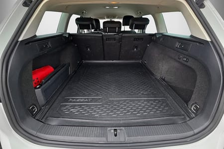Volkswagen Passat Sportscombi 2.0 TDI 4-M  Skinn,Drag,B-kamera,Värmare