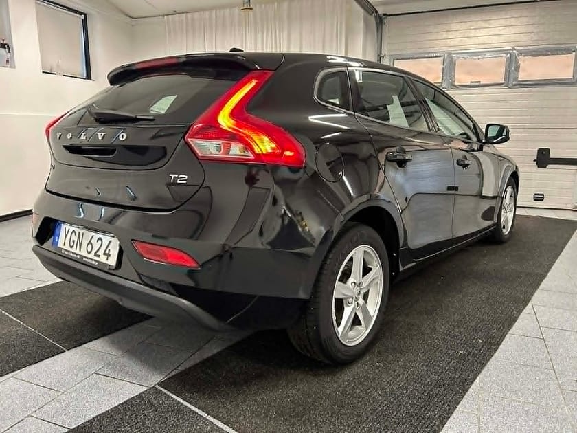 Bild 2 av Volvo V40 T2 Kinetic 122 hk Euro 6 Välservad