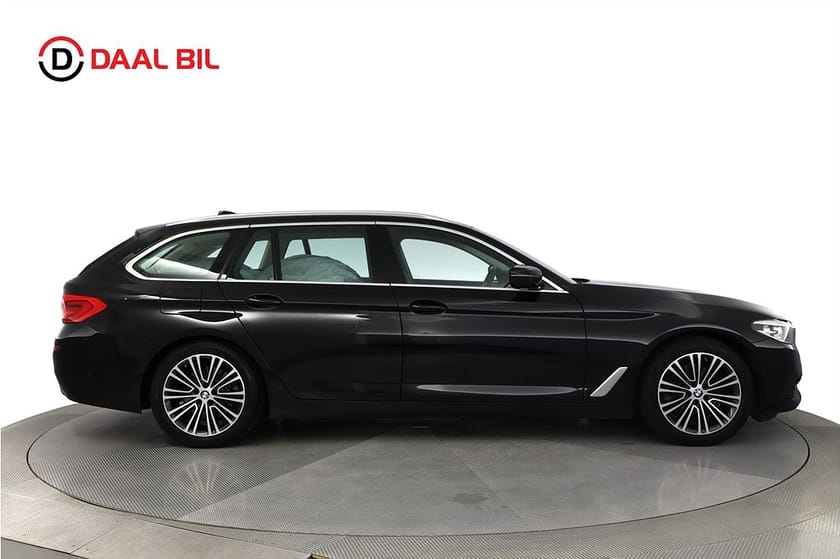 Bild 5 av BMW 520d xDrive Touring 190HK SPORT LINE COCKPIT B-KAM NAVI