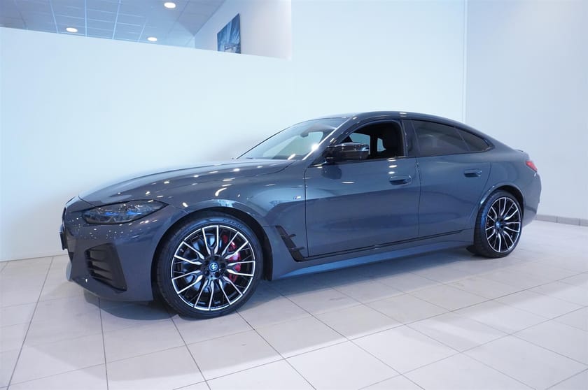 Bild 3 av BMW i4 M50 xDrive Gran Coupé M-Sport Pro, Glastaklucka, Dragkrok, Navi