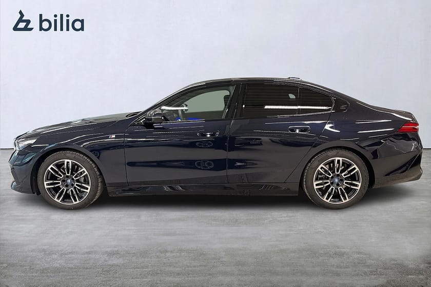 Bild 3 av BMW i5 eDrive40 Sedan eDrive 40 M-Sport | H&K | Aktiv farth. | Drag