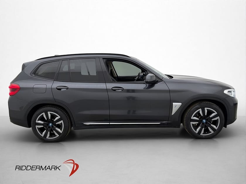 Bild 5 av BMW iX3 286hk Charged Pano Drag Skinn Kamera Navi MOMS