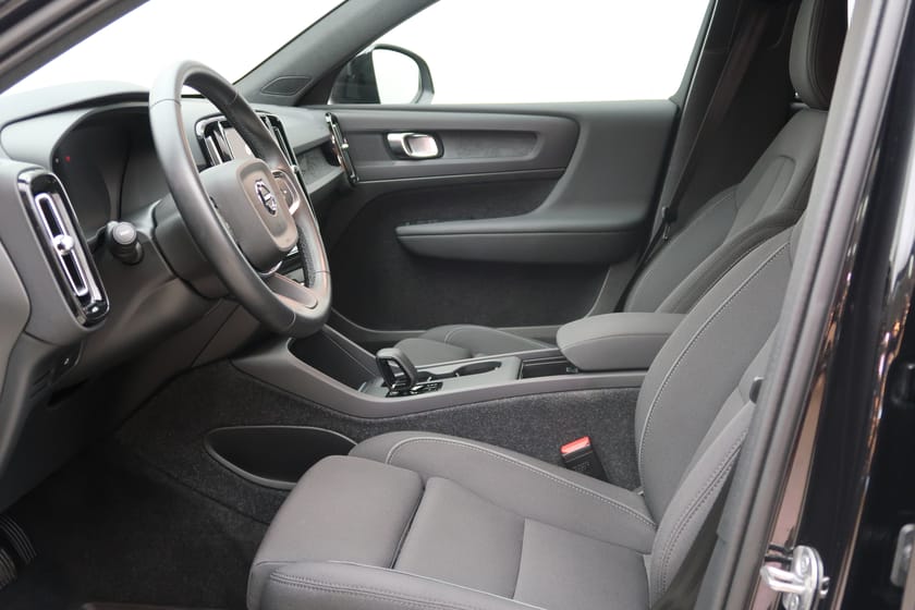 Bild 4 av Volvo EX40 Twin Motor Performance M Plus Black Edt