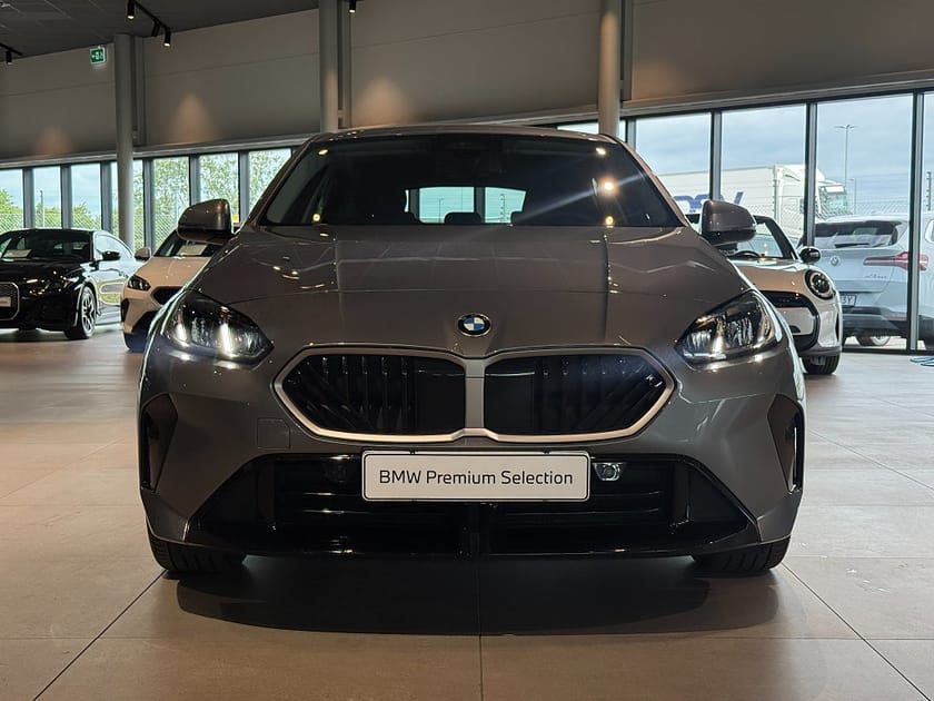 Bild 2 av BMW 120 M Sport Rattvärme Tonade rutor Driving Assistant