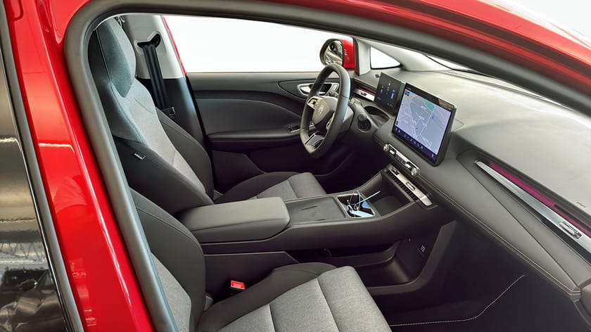 Bild 3 av MG 4 EV Urban MG4 PREMIUM 54KWH (BLACK) - DYNAMIC RED