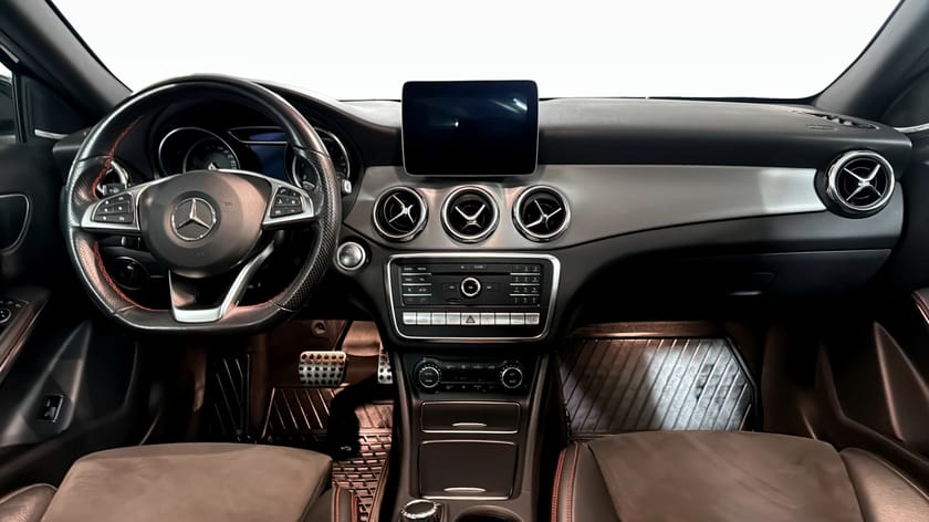 Bild 4 av Mercedes-Benz GLA 220 4MATIC 4M