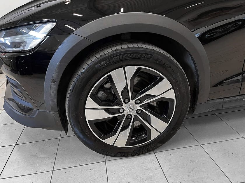Bild 5 av Volvo V60 Cross Country B4 AWD Geartronic Momentum Kamera Drag Värmare