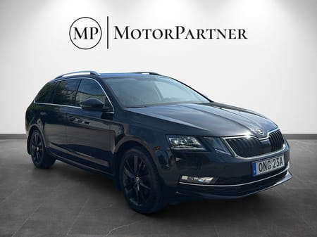 Škoda Octavia Kombi Skoda 1.5 TSI Style Cockpit Navi CANTON Kamera Drag Värmare