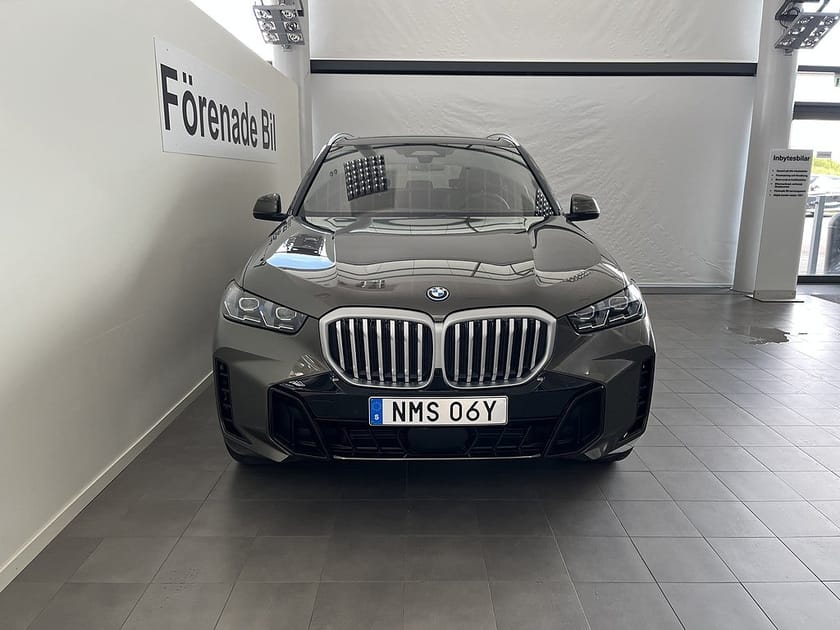 Bild 2 av BMW X5 xDrive50e M Sport H/K Drag Panorama Adpt. Farth.