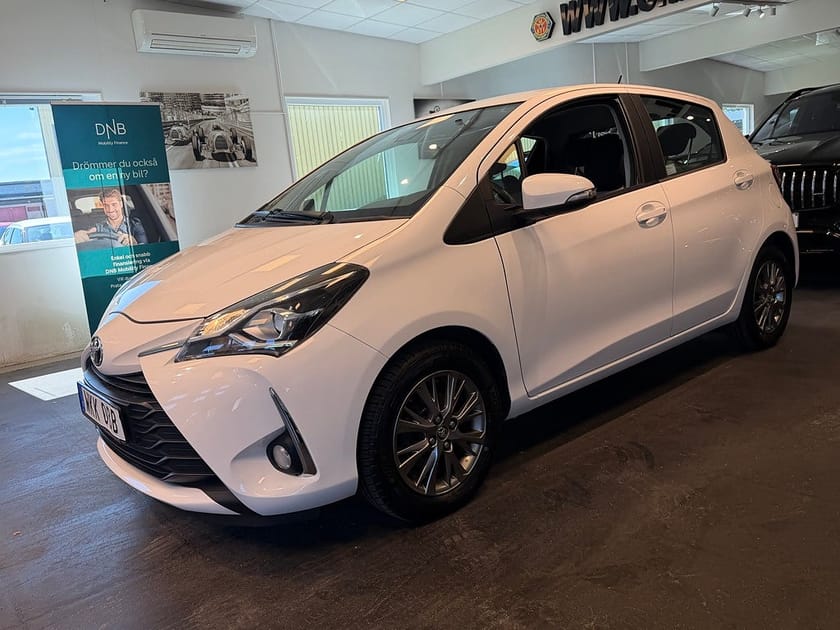 Bild 2 av Toyota Yaris 5-dörrar 1.5 VVT-iE Multidrive S Active B-kamera Lågmil
