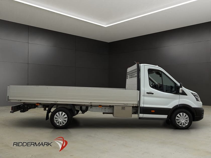 Bild 2 av Ford Transit 350 Chassi Cab FLAKBIL 170hk Värmare 3-Sits Drag CARPLAY Moms