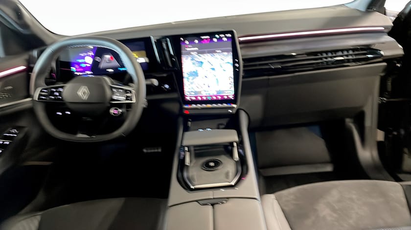 Bild 4 av Renault Rafale E-Tech 4x4 ESPRIT ALPINE EDITION+ 300 PLUG-IN *DEMO*