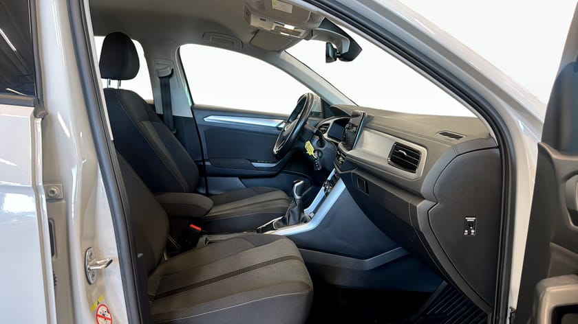 Bild 3 av Volkswagen T-Roc 1.0 TSI OPF (110hk) DRAG / APPLE CARPLAY