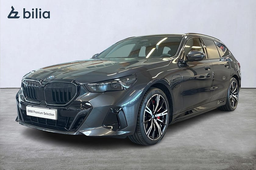 Bild 1 av BMW 550e xDrive Touring M Sport PRO B&W Panorama 360 Kamera Head up Drag