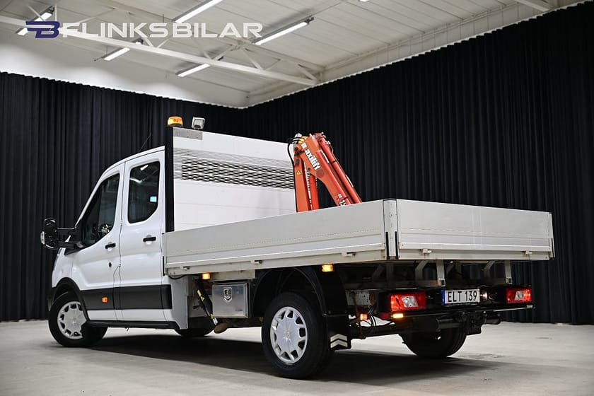 Bild 4 av Ford Transit 350 Chassi Dubbelhytt 170HK Dubbelhytt|6-Sits|Kranbil|Flak|NyKamrem|Moms