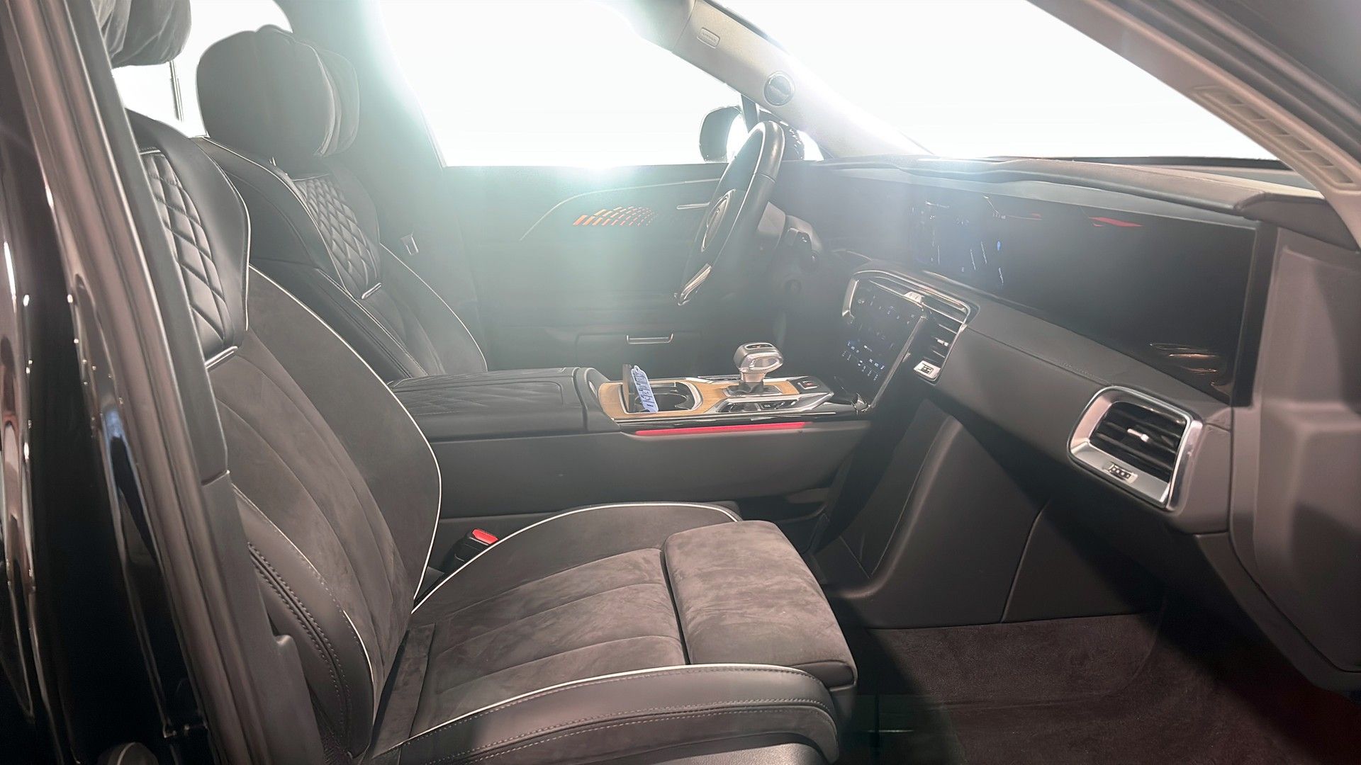 Hongqi E-HS9 Premium 99 kWh AWD- 7 Sits 2022, bild 3/9