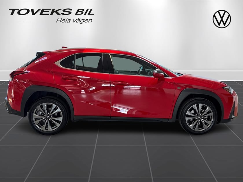Bild 2 av Lexus UX 300h CVT, 199HK, 2025