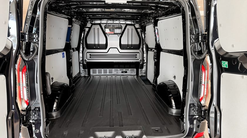 Bild 5 av Ford Transit Custom 82.5 kWh AWD Sport 218HK / 308KM räckvidd/ Lagerbil