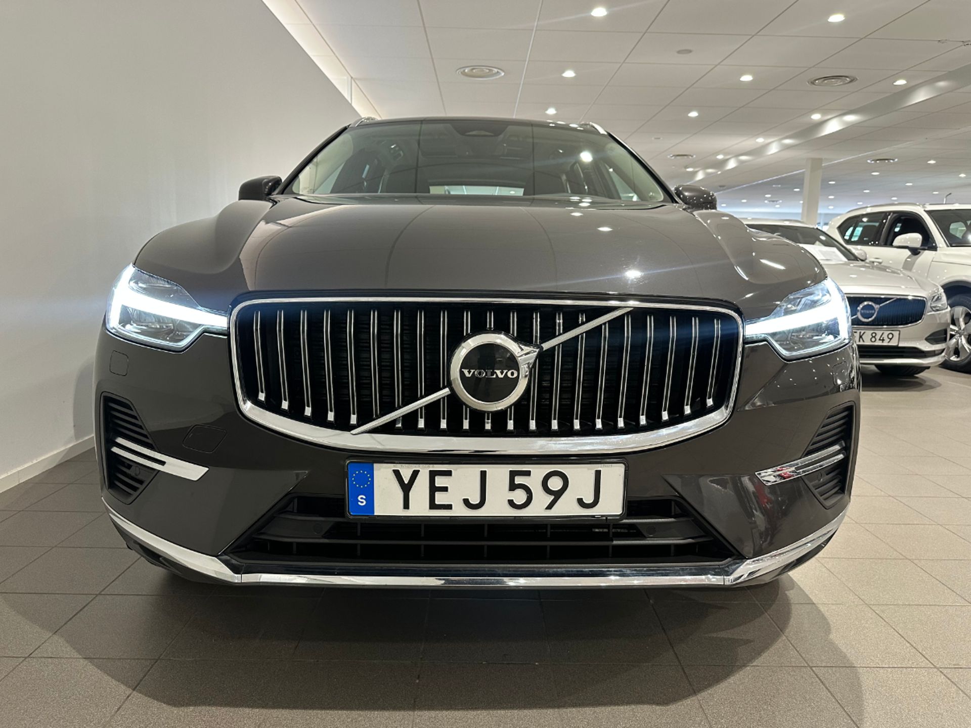 Volvo XC60 Recharge T6 Core Edition 2024, photo 2/10