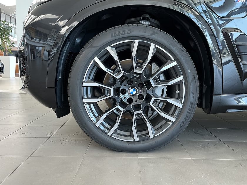 Bild 4 av BMW X5 xDrive50e 2,95%ränta M Sport 21" Innovation H/K Drag