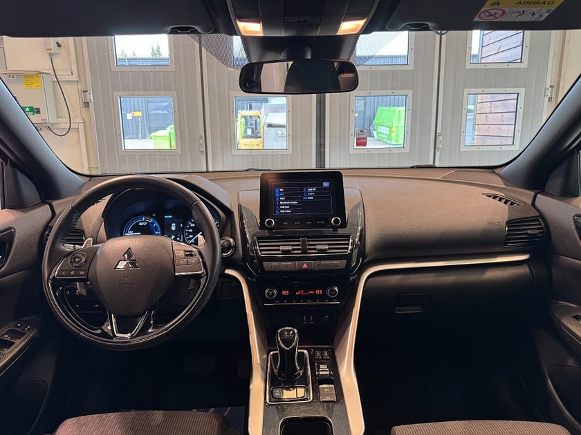 Bild 5 av Mitsubishi Eclipse Cross PHEV 2.4 MIVEC S-AWC Fleet Edition B-kamera Keyless