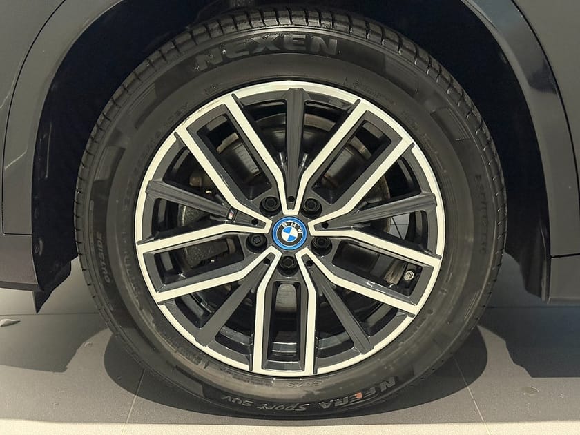 Bild 5 av BMW iX1 xDrive30 M Sport Drag Elstol m minne H/K Park Assist