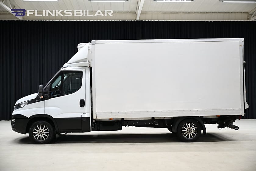 Bild 3 av Iveco Daily 35-150 Chassis Cab 146HK Volymskåp|Bakgavellyft|Kylbil|Sidodörr|NyKamrem