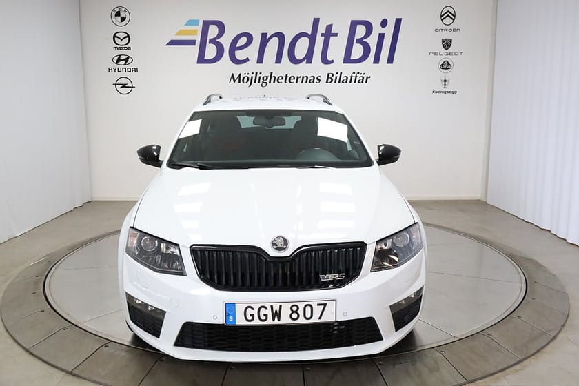 Bild 2 av Škoda Octavia Kombi RS Skoda 2.0 TSI 220hk | Dragkrok | 19" |
