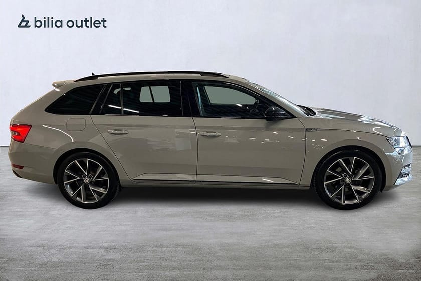 Bild 5 av Škoda Superb iV Kombi Skoda 1.4 TSI Sportline Pano Cockpit Drag Värmare