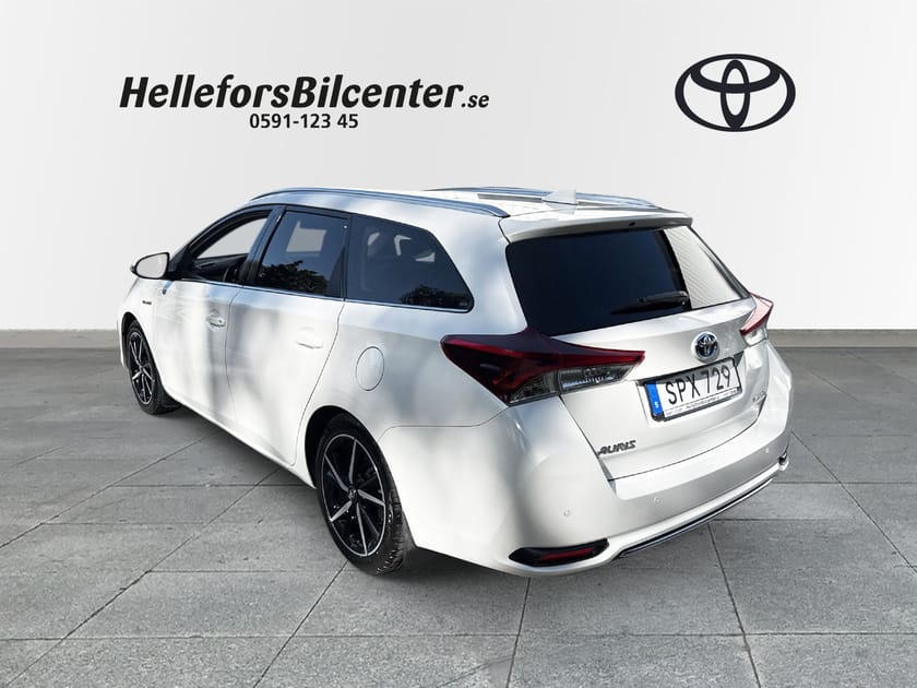 Bild 2 av Toyota Auris Touring Sports Hybrid TS Intense edt P-sensorer Motorv Vhjul