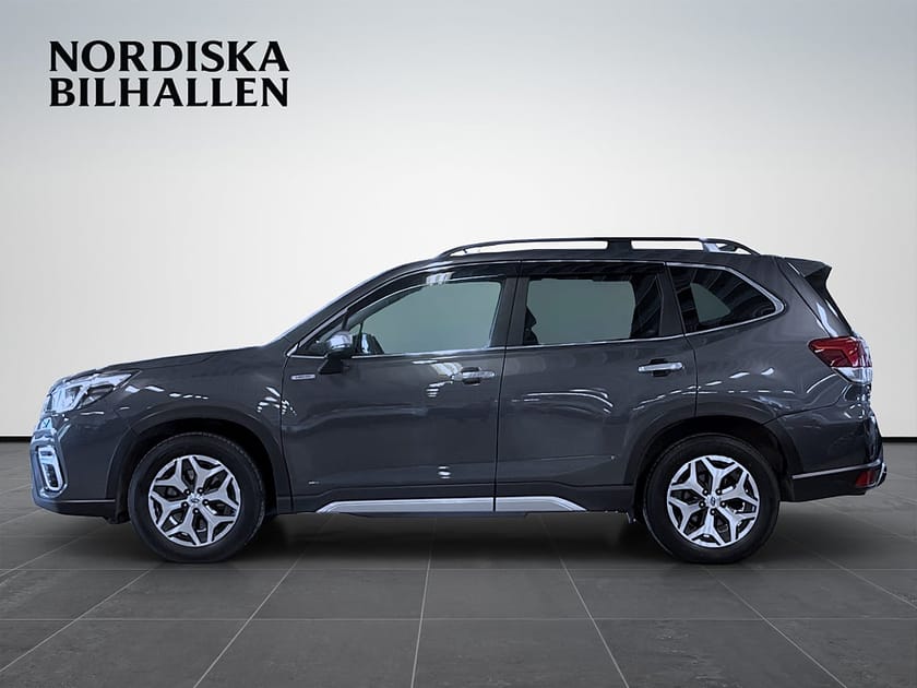 Bild 4 av Subaru Forester e-Boxer Lineartronic Ridge Drag Backkamera Apple Car