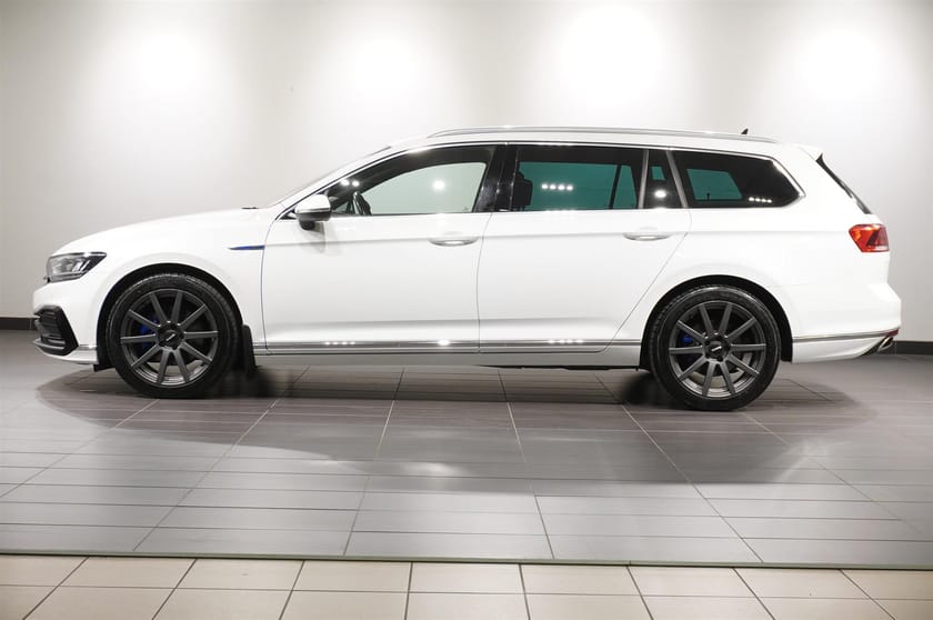 Bild 2 av Volkswagen Passat Sportscombi GTE Sportcombi 1.4 TSI Drag Kamera Apple CarPlay