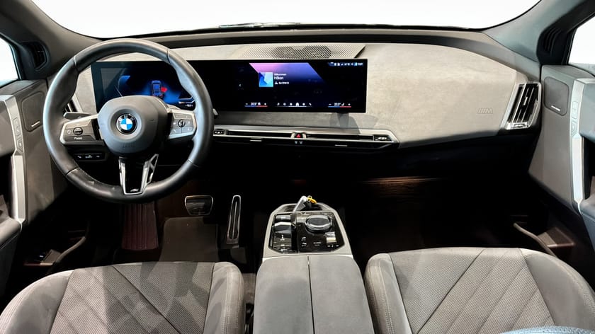 Bild 4 av BMW iX xDrive60 Fully charged, M-sport, Comfort, Drag